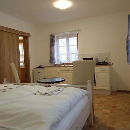 Maly Mnich Frühstückspension Mníšek pod Brdy