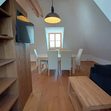 Maly Mnich 3* Mníšek pod Brdy
