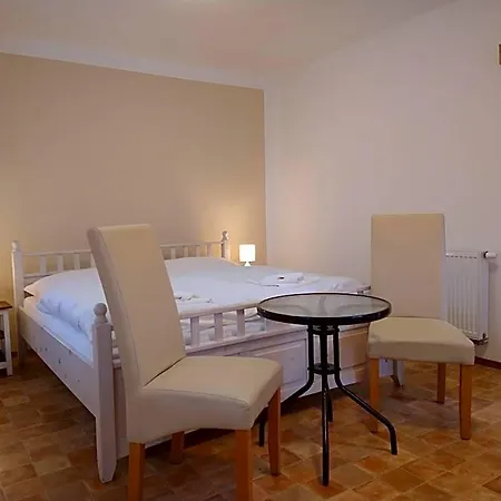 Malý Mnich Mníšek pod Brdy