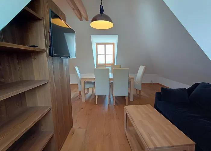 Maly Mnich 3* Mníšek pod Brdy
